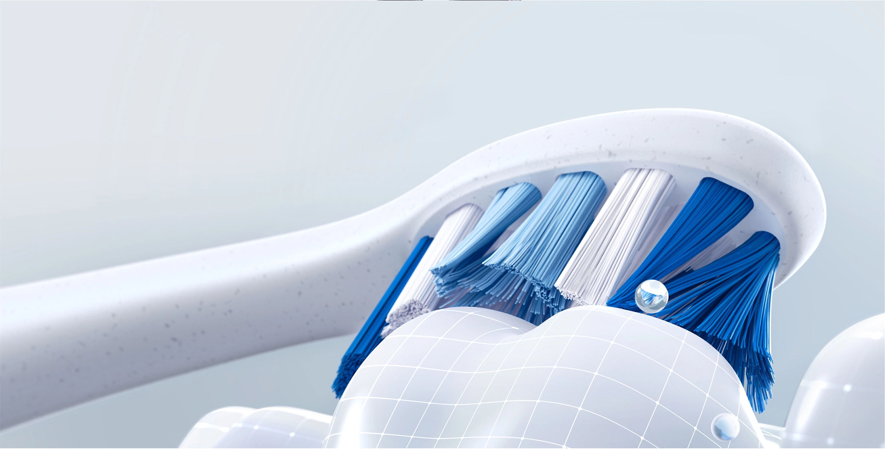 Only 4.3 mm thin Reaches deep into hard-to-clean areas