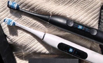 How to Travel with an Electric Toothbrush